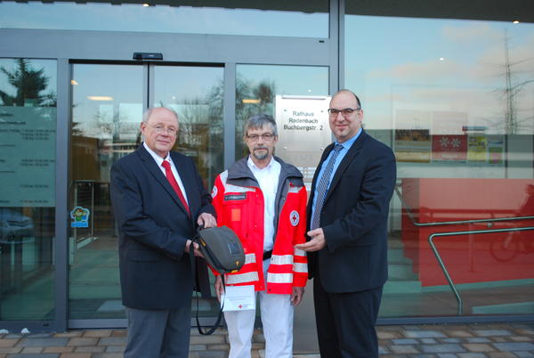 &Uuml;bergabe Defibrillator