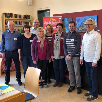 B&uuml;rgermeister Schejna und die Steuerungsgruppe Fairtrade